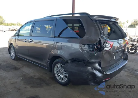 2015 Toyota Sienna Xle 8 Passenger z USA, uszkodzony, nr VIN 5TDYK3DC4FS605793